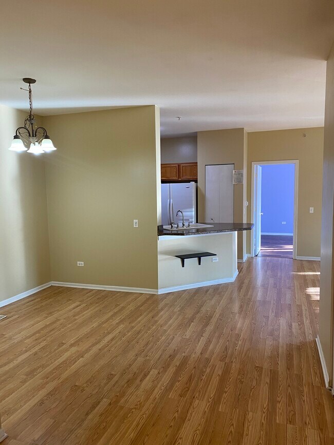 Building Photo - 3275 Stratford Ct Unit 1B Rental