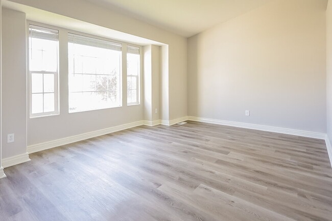 Photo - 4235 W 5475 S