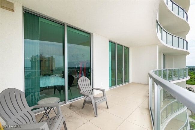 Building Photo - 3000 Oasis Grand Blvd Unit 1406 Rental