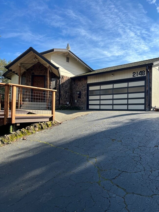 Building Photo - Updated 4 Bedroom 2.5 Bathroom Large Single Family Home located in Northeast Santa Rosa