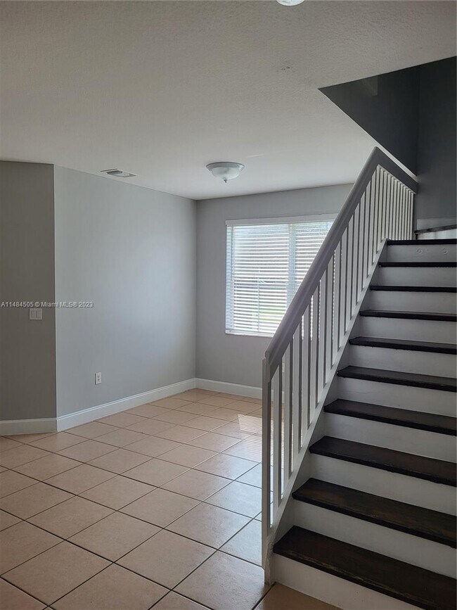 Photo - 11062 SW 246th St