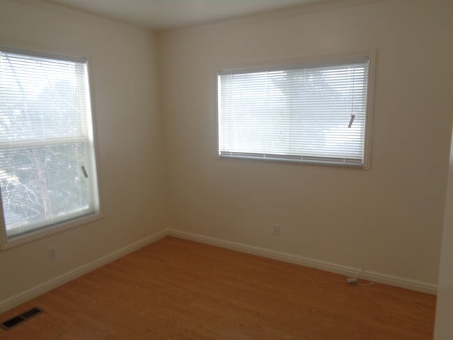 Photo - 777 Valley View Dr