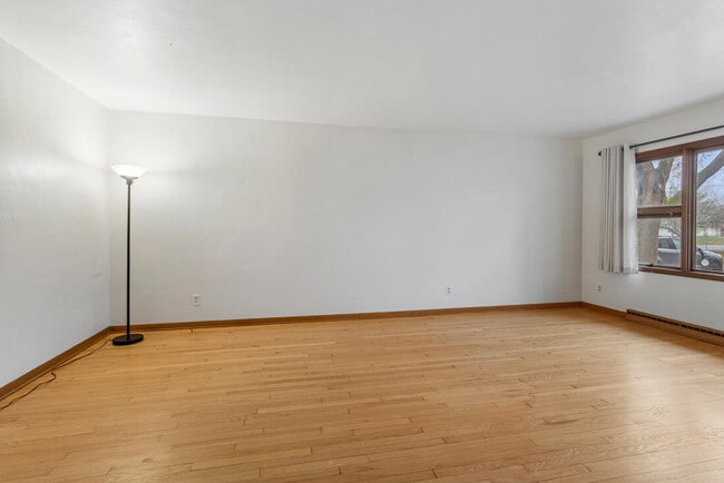 Photo - 1320 Alms Dr