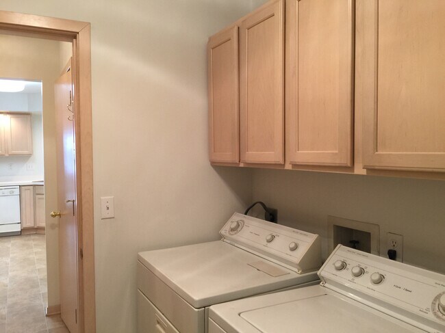 Photo - 4076 Bellaire Ave