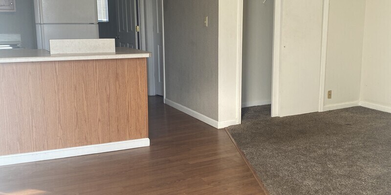 Windjammer Apartments - Windjammer Apartments Unit 8