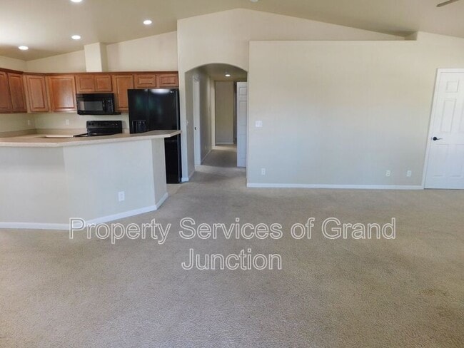 Photo - 1105 Alexander Ct