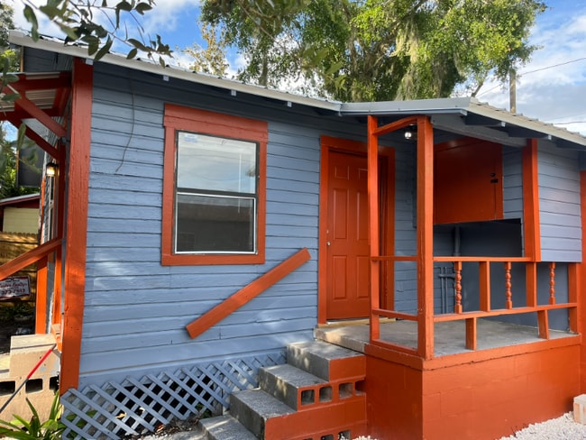 Photo - 610 SE 13th Terrace