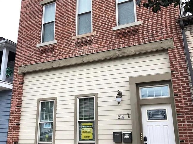 Building Photo - 214 3rd St Rental