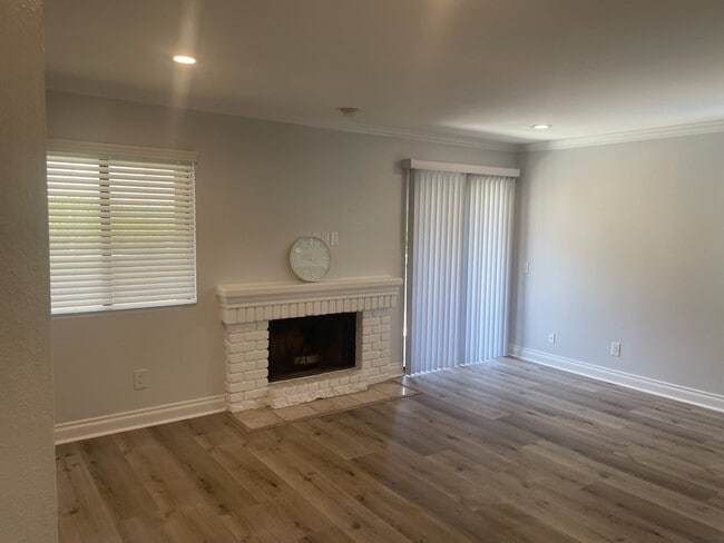 Building Photo - 28061 Mariposa Unit 197 Rental
