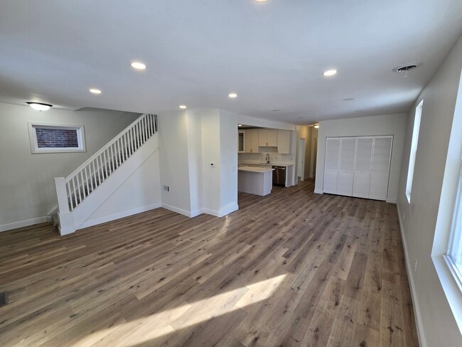 Photo - 762 E Station St