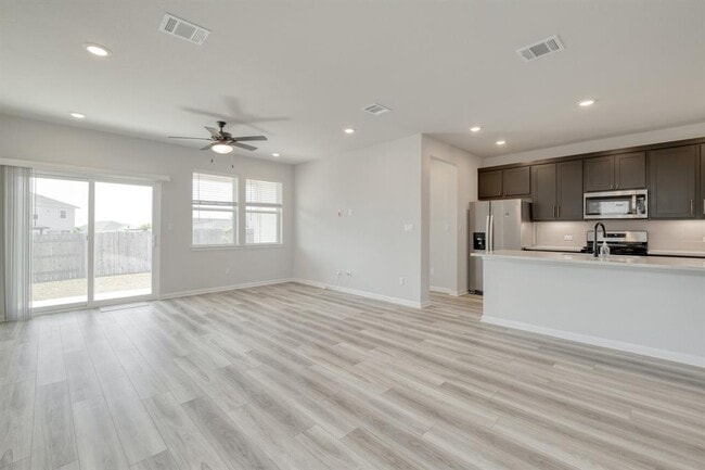 Photo - 2135 Alice Jay Wy