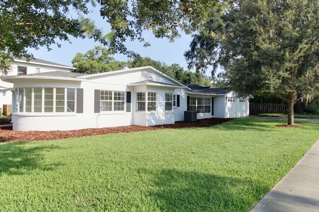 1667 Mizell Ave