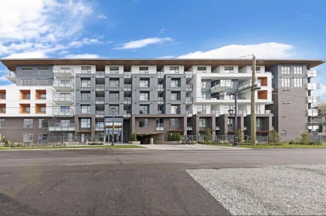 Photo - 10829-10140 140 St Unit 116
