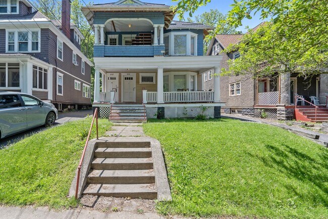 816-818 Maryland Ave - Upstairs Unit 2