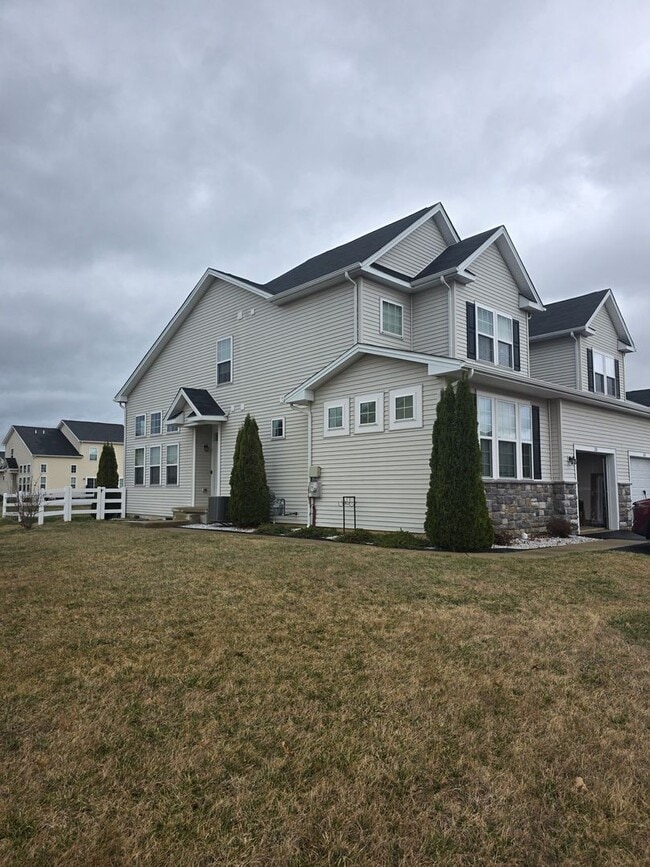 Photo - HYETTS CROSSING TWINHOME