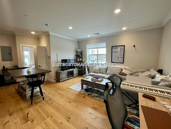 Photo - 31 Orleans St Apartments Unit 3