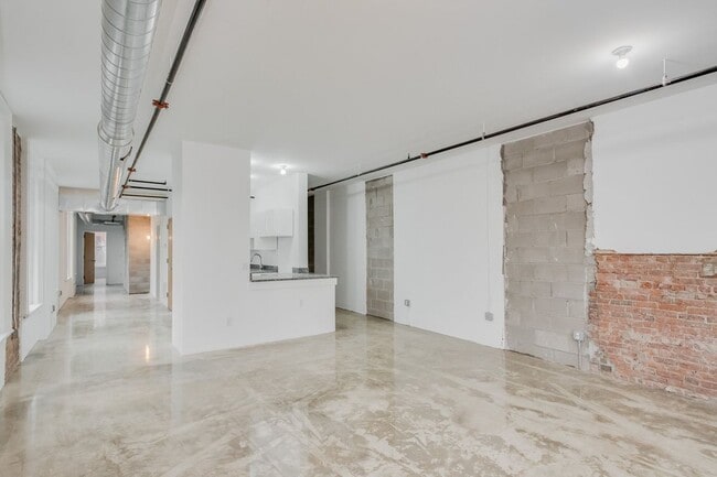289 Asylum St Unit 2E