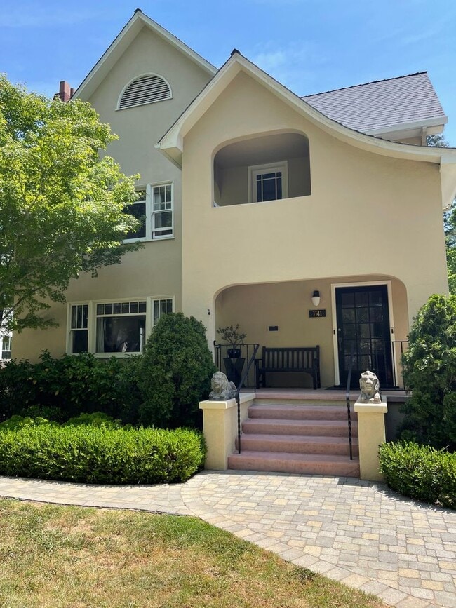 Photo - RARE EAST SACRAMENTO home available Unit 38TH STREET 1141 UPPER