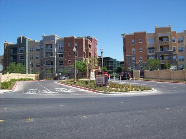 Building Photo - Upgraded 4th floor unit in upscale guard gated community just South of the Strip