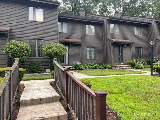 Building Photo - 223 Flanders Rd Unit 8