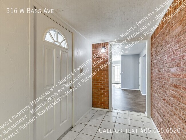 316 W Bass Ave