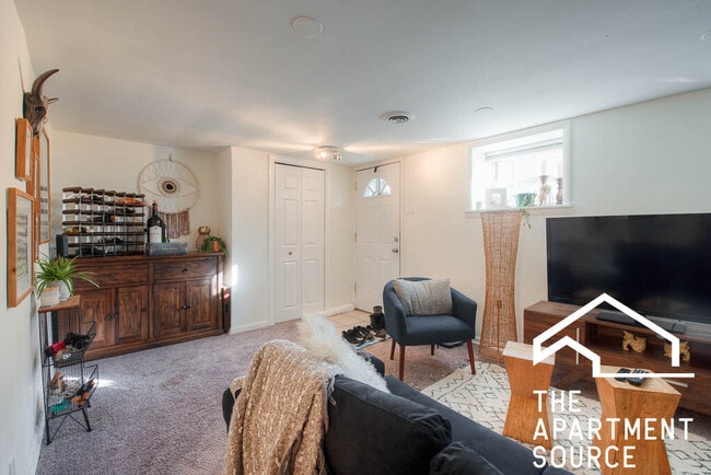 Photo - 1938 N Halsted St