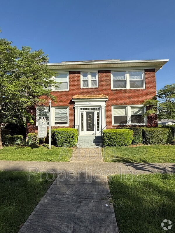 Building Photo - 707 E Unaka Ave Unit Apt 2