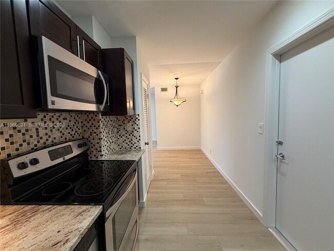 Photo - 2426 SE 17th St Unit 207A