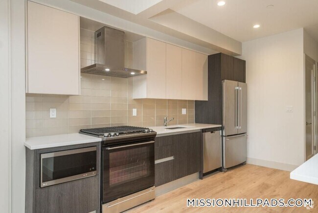 Building Photo - 178 St Alphonsus St Rental