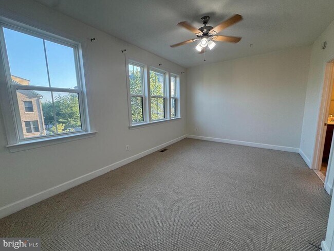Photo - 4704 Woodberry St
