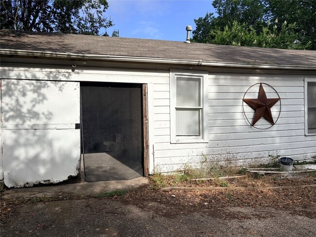 Building Photo - 1322 Avenue N