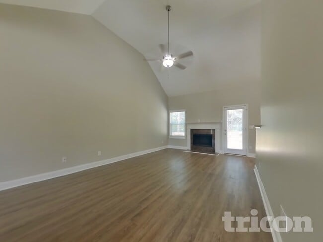 Photo - 402 Cranbrooke Dr