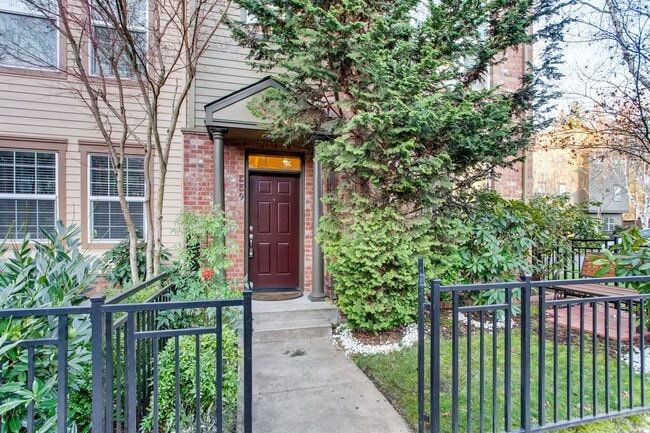 Photo - Stylish Townhome with Dual Primary Suites, Bonus Room & Prime Location Near Intel!
