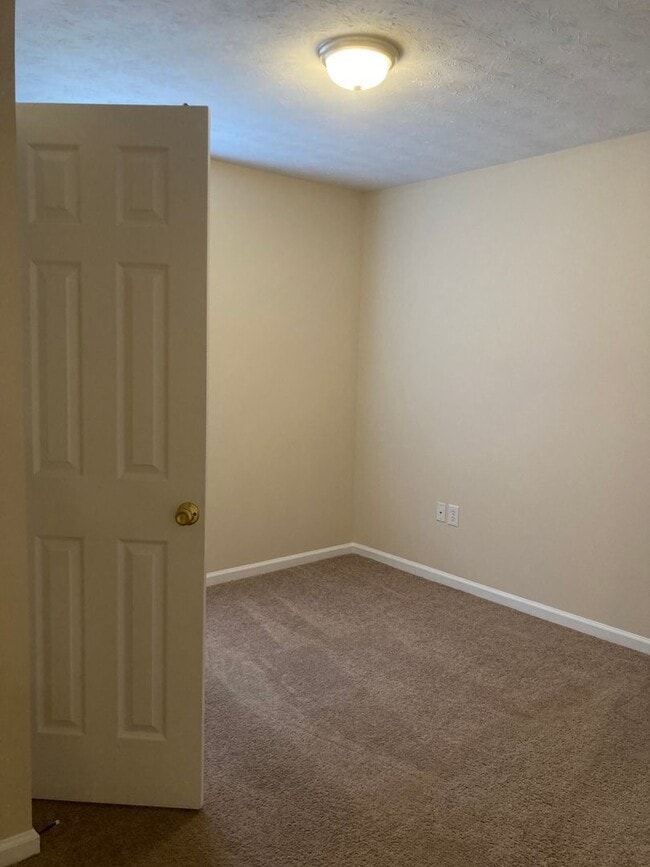 Photo - **LESS than 10 minute Drive from Fort Knox**