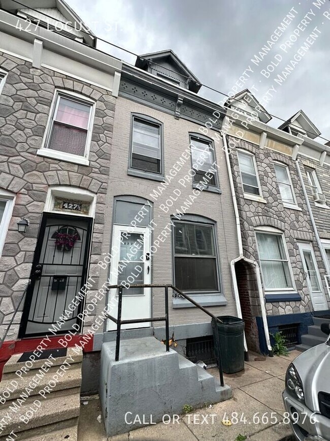 Building Photo - 427 Locust St