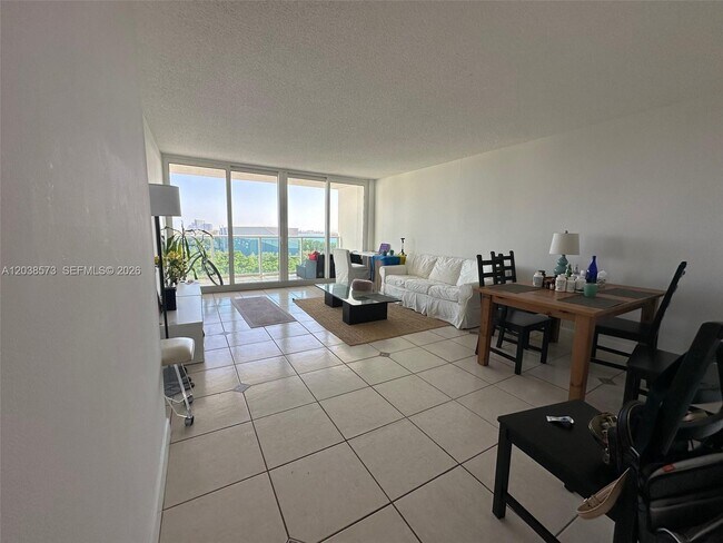 Photo - 100 Bayview Dr Unit 823