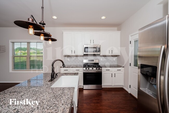 Photo - 125 Ridgefield Ln
