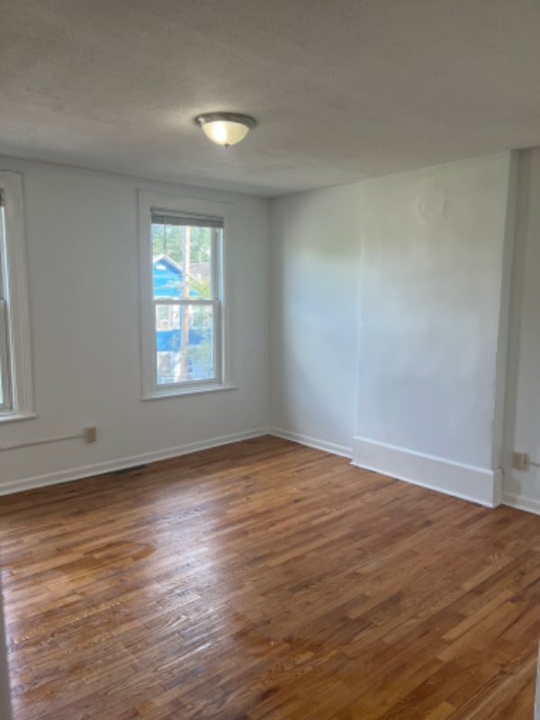 Photo - 1059 Barrett St