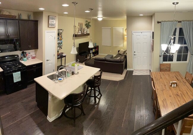 Photo - 1728 Portland Gold Dr