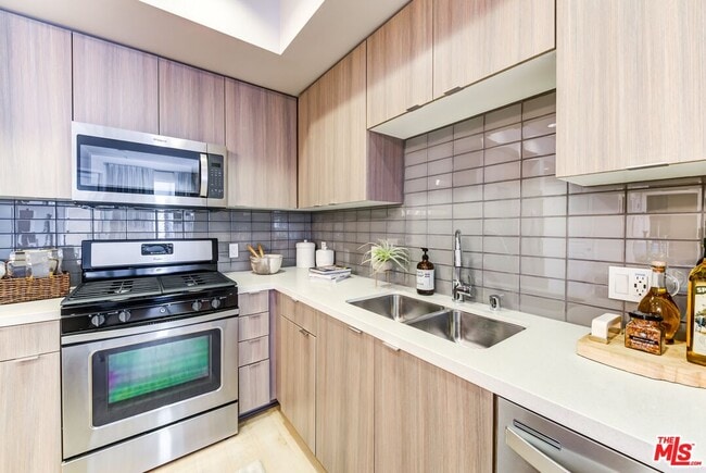 Photo - 7290 Edinger Ave Unit 2081