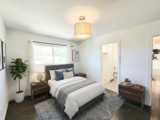 Photo - 3 bedroom 3 bathroom hillside Pacifica home with serene views