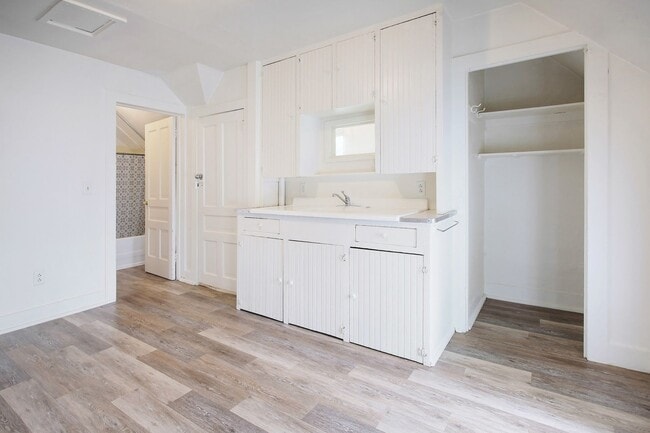 Photo - 252 W 10th St Unit 252 1/2