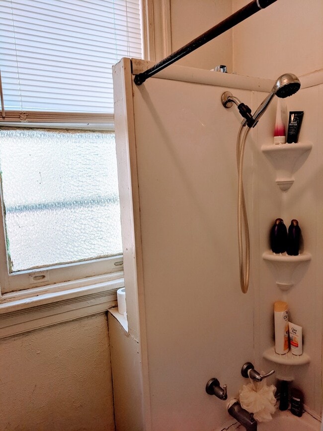 Photo - 1612 Floyd Ave Unit Apt. B