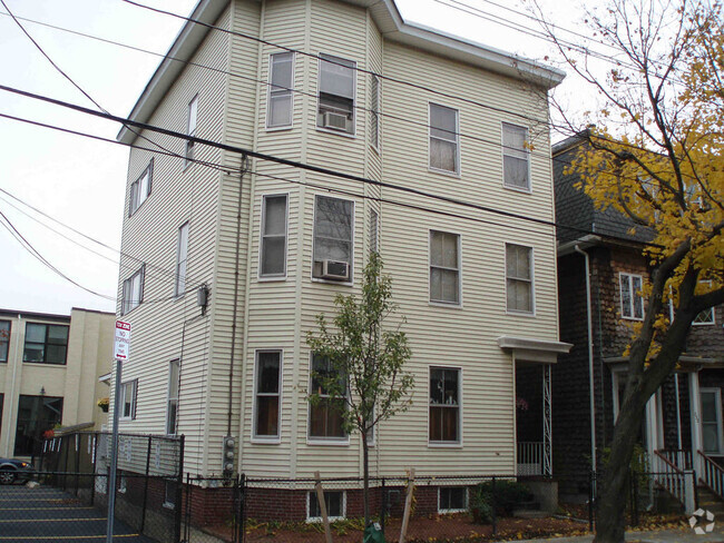 Building Photo - 230 Brookline St Unit 1 Rental