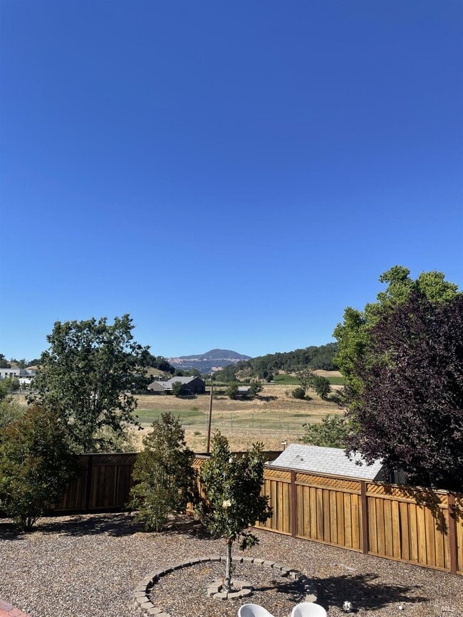 Photo - 203 Spur Ridge Ln