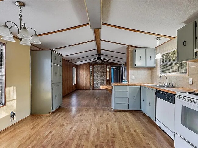 Photo - 39483 Frierson Rd