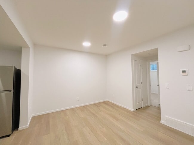 Photo - 3435-3169 169 St. SW Unit Lower