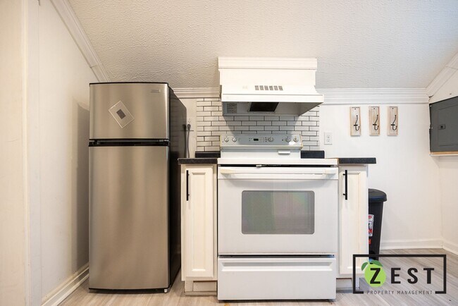 20830 Westview Ave Unit 2