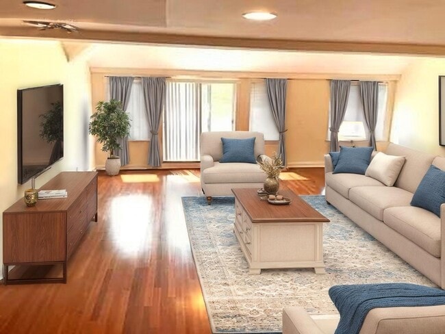 Photo - 171 Great Neck Rd Unidad 2N Rental