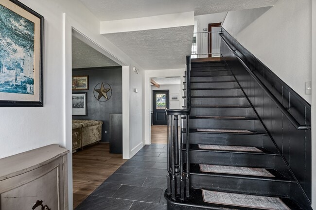 Photo - 326 Bayou View Dr